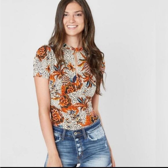 Free People Hear‎ Me Roar Animal print Floral Top Blouse Keyhole XS - Picture 6 of 6
